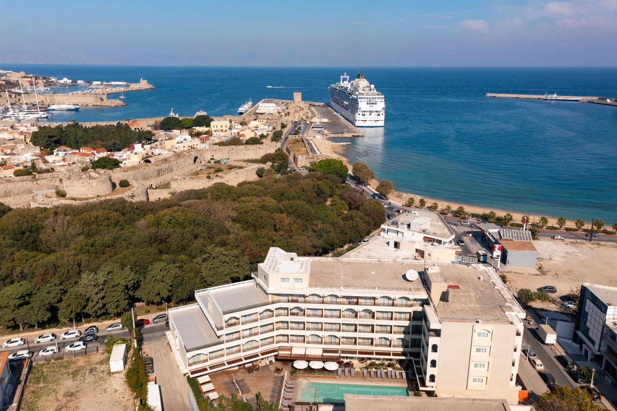 Athineon Aparthotel